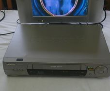Panasonic NV-HD647 Super Drive Hi-Fi Stereo VHS VCR Player Recorder Remote Tested Working