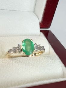 Gold 14K Yellow Gold Boyaca Colombian Emerald & Diamond Ring