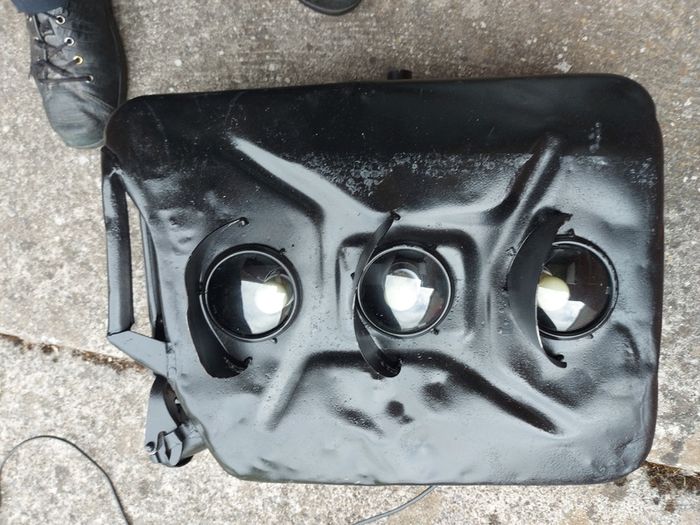 Not too sure what this is, looks like some sort of DRY ICE FOG Light Box