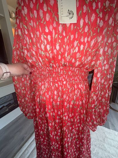 Beautiful Brand-New Ladies Red Rose Dress from Carraig Donn