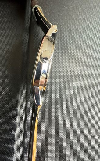 Luch One Handed Watch