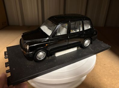 London Taxi Black cab diecast 1:18