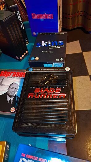 Hundreds of collectible dvd boxsets