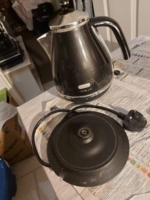 DeLonghi micalite Electric Kettle, Model KBOM3001.BK, in excellent condition and working perfect