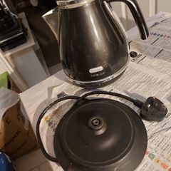 DeLonghi micalite Electric Kettle, Model KBOM3001.BK, in excellent condition and working perfect