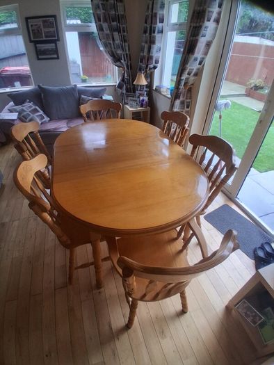 kitchen table and chairs