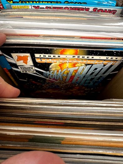 Marvel, DC & Indie Medium Comic Box w 180 comics for Sale