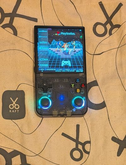 R36Ultra 64GB Console - Brand new - Price firm