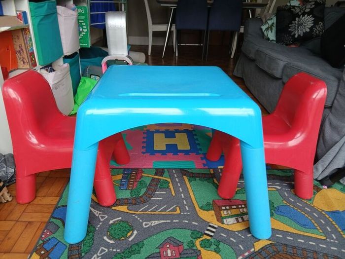Children Table and Chairs
