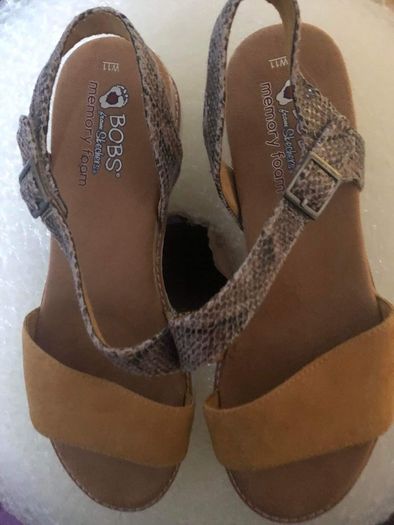 REDUCED Skechers Bobs Sandals
