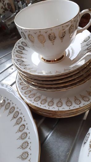 Queens Ann 18piece Tea.set