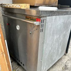 Free to take away in Dunlaoighre. For parts. We don't know if working or not and we can't test here because no gas.