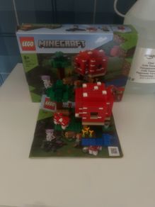 Lego set 21179 Minecraft mushroom house