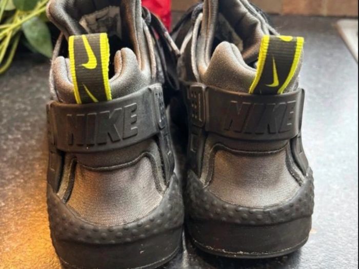 Nike Hurache Trainers
