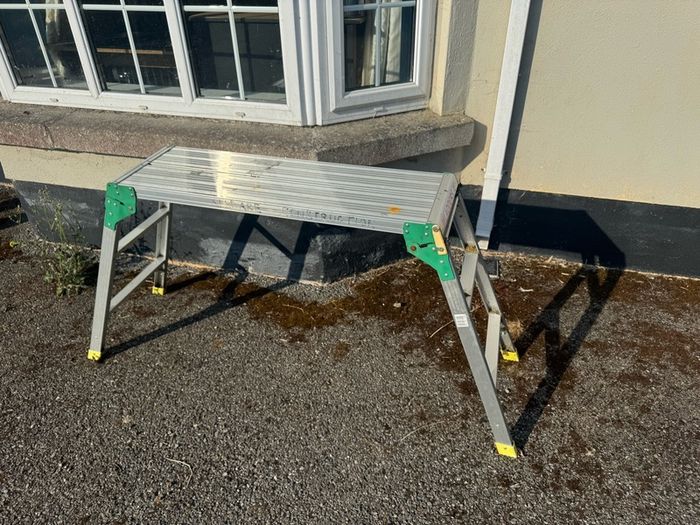 Folding aluminium platform