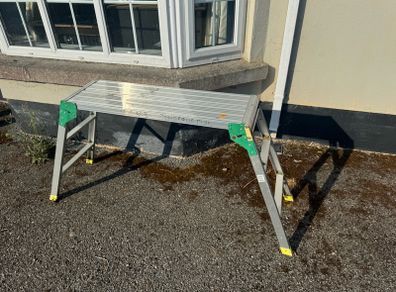 Folding aluminium platform