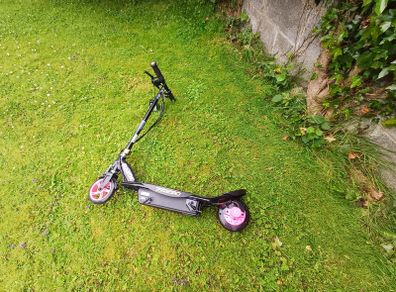 Razor E90 Pink electric scooter