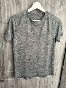 Under Armour TShirt