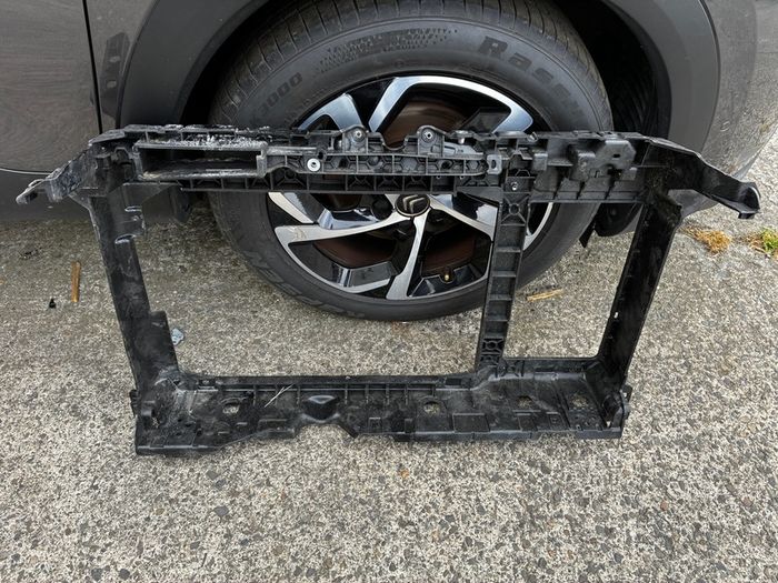Peugeot 208 Opel Corsa front panel
