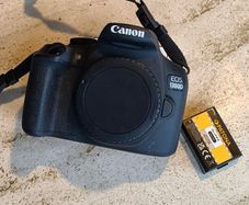 Canon 1300D + New battery