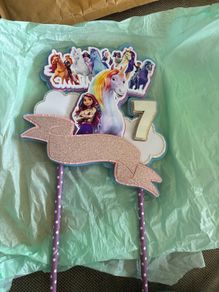 cake topper