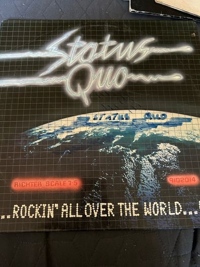 Vinyl Status Quo