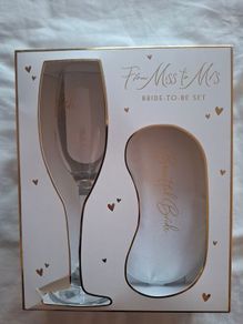 Bride to be champagne glass & eye mask