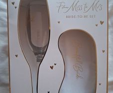 Bride to be champagne glass & eye mask
