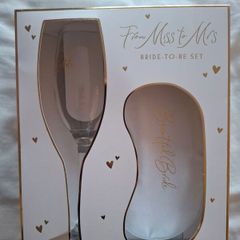Bride to be champagne glass & eye mask