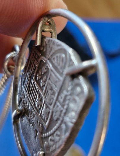 1733 Mexico Cob, Piece of 8, 8 Reales -  Philip V In silver pendent and silver chain.