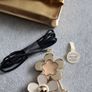 Marc Jacob Daisy perfume brooch pin Image 2