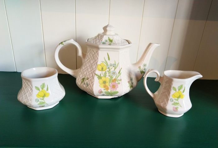 Sadler Teapot Set