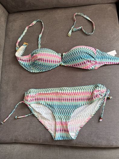 6 Swimming bikinis, size S (8/10)