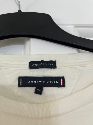 Tommy Hilfiger long sleeve top. Size 164 / girls age 14-15.