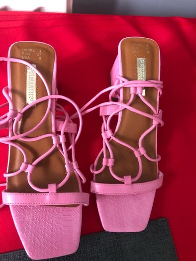 Ladies pink shoes size 4