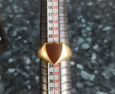 18ct gold signet ring
