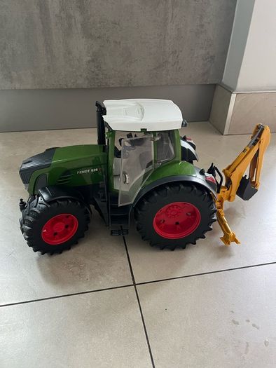 BRUDER Fendt tractor AND digger arm