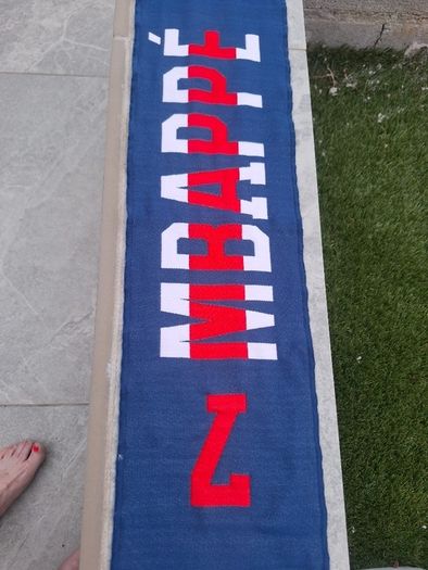 PSG Mbappe scarf