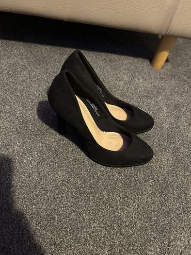 m and s heels