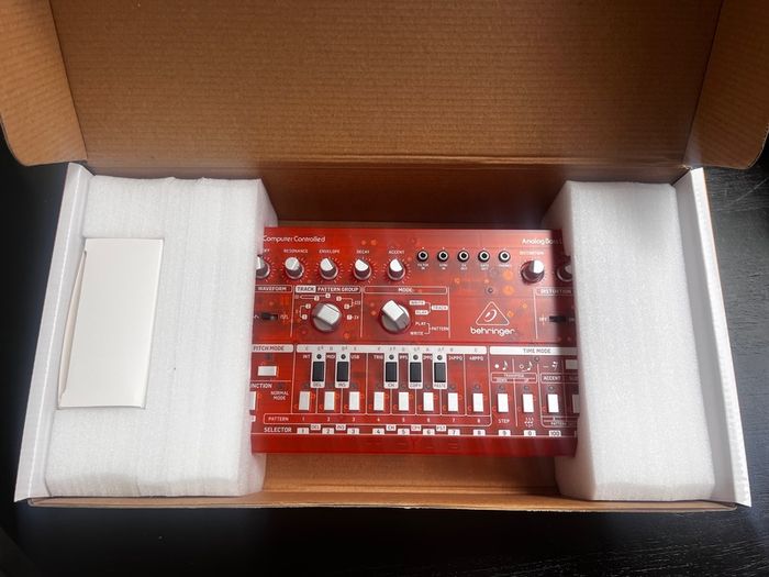 Behringer TD-3 TG (Mint)
