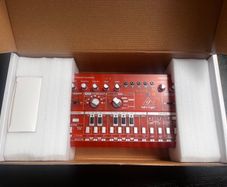 Behringer TD-3 TG (Mint)