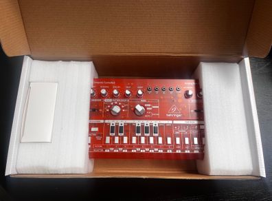 Behringer TD-3 TG (Mint)