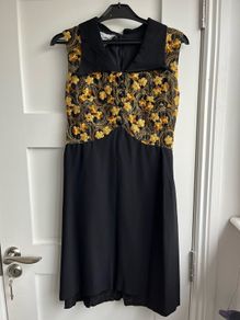 Vintage dress size 6-8 approximately
