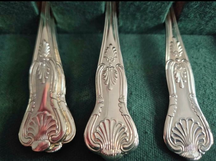 Vintage Arthur Price Canteen of Cutlery