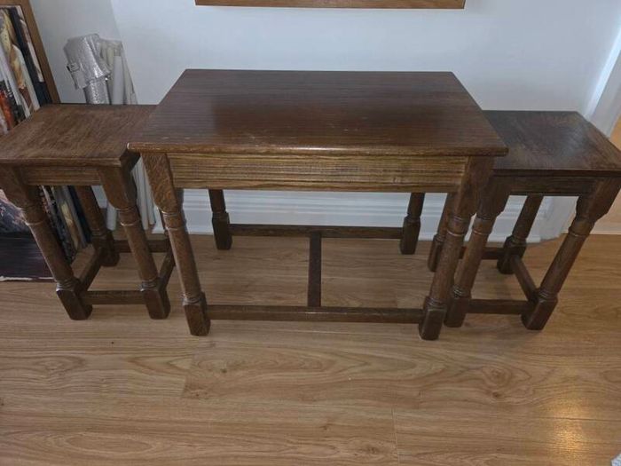Oak Nest of 3 tables