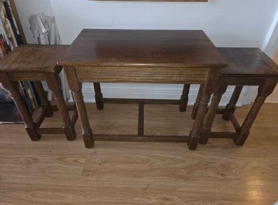 Oak Nest of 3 tables