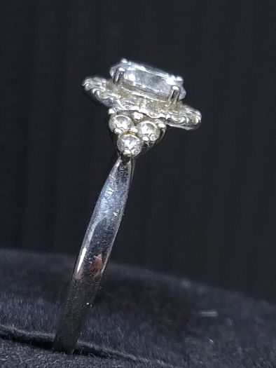 Vintage 9ct White Gold Cluster Ring  Size 51.5