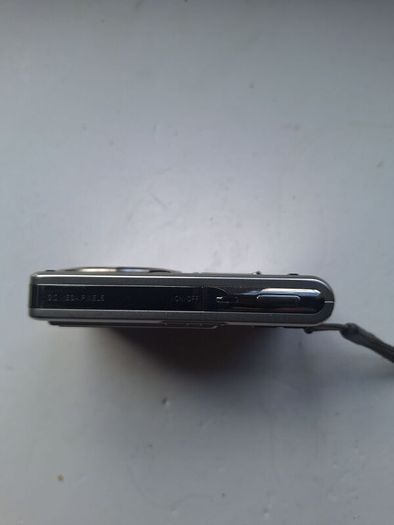 Casio Exilim EX-S100 Digital Camera