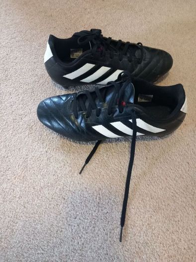 Adidas size 7 Football boots