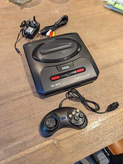 Retro Heaven - SEGA - Original Sega Megadrive Mk II Bundle - #405